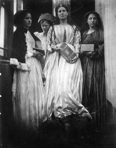 アルフレッド作「プリンセス」のイラスト、Tennyson卿、1875年（アルブメンプリント） 作： Julia Margaret Cameron